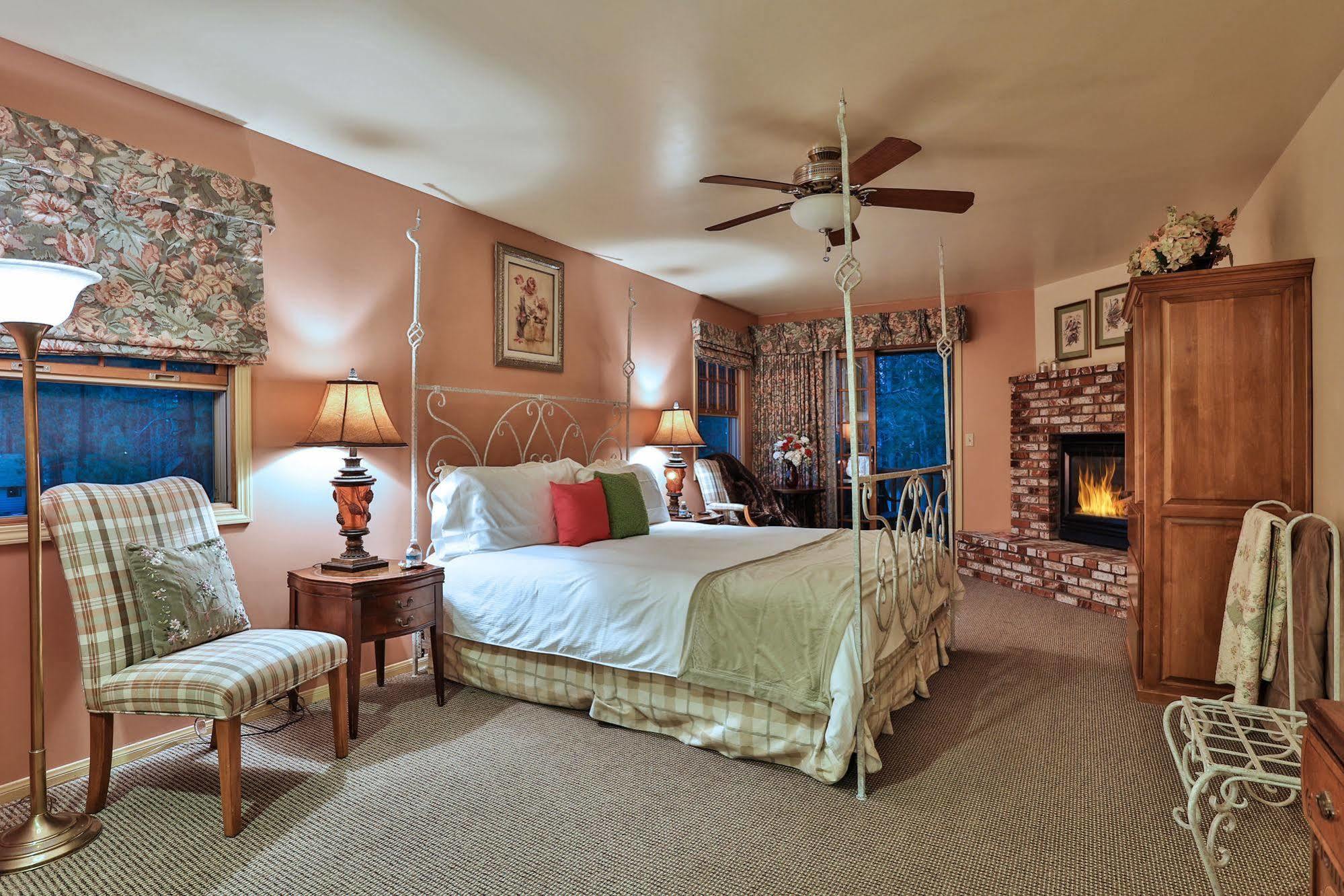 Alpenhorn Bed And Breakfast Big Bear Lake Εξωτερικό φωτογραφία